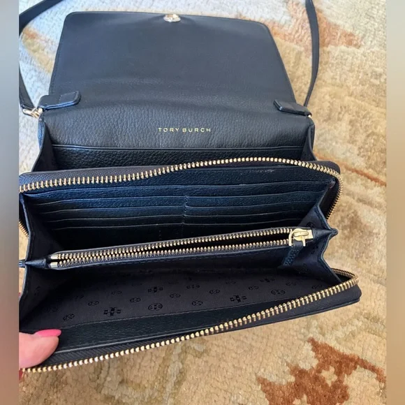 Tory Burch Black Pebbled Leather Embossed Logo Crossbody - Picture 4 of 12